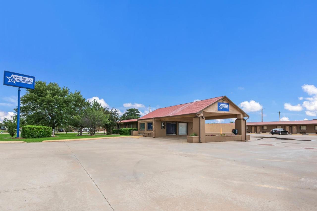Americas Best Value Inn Woodward At 8Th St Extérieur photo