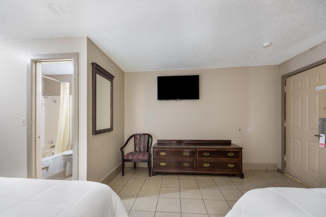 Americas Best Value Inn Woodward At 8Th St Extérieur photo