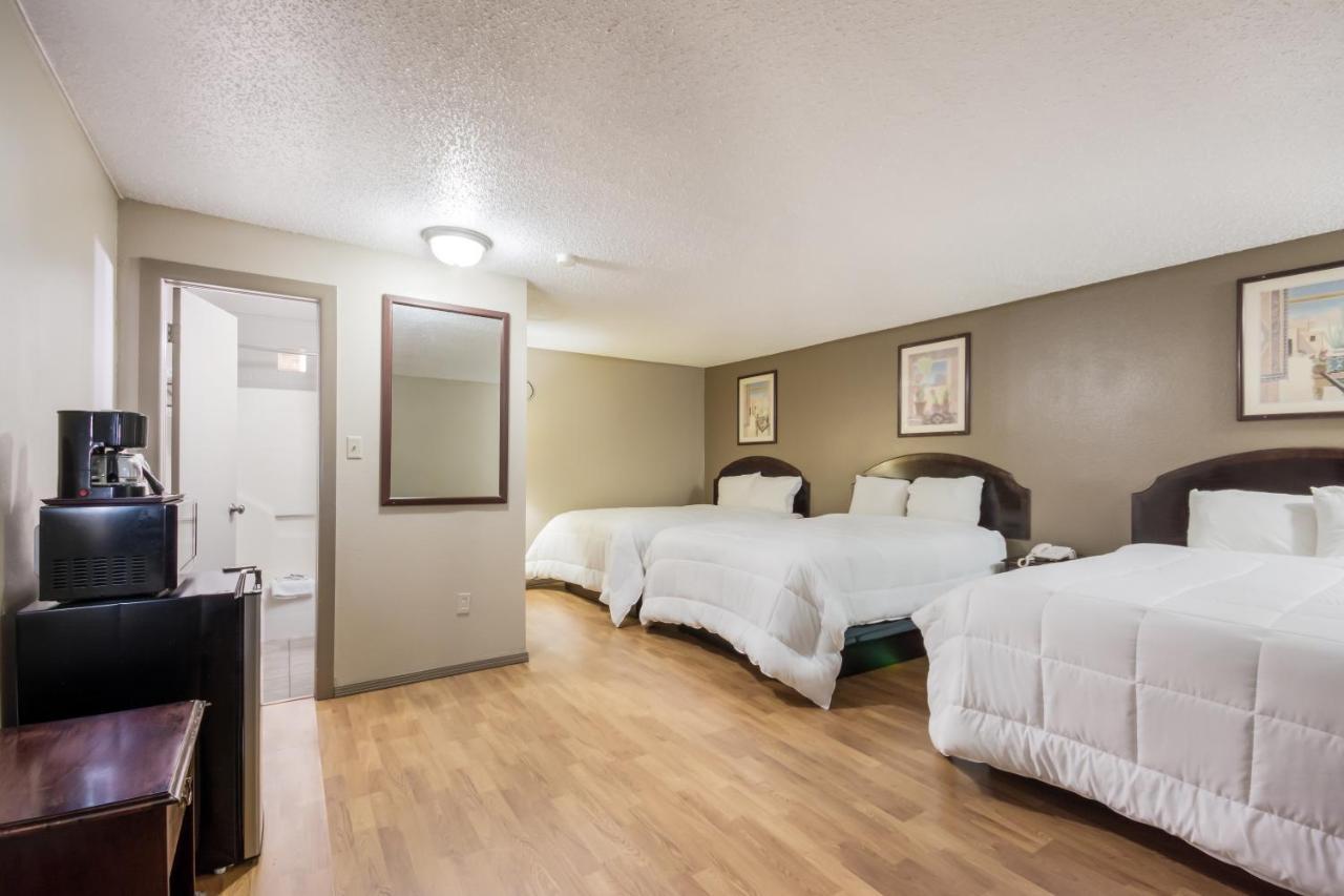Americas Best Value Inn Woodward At 8Th St Extérieur photo