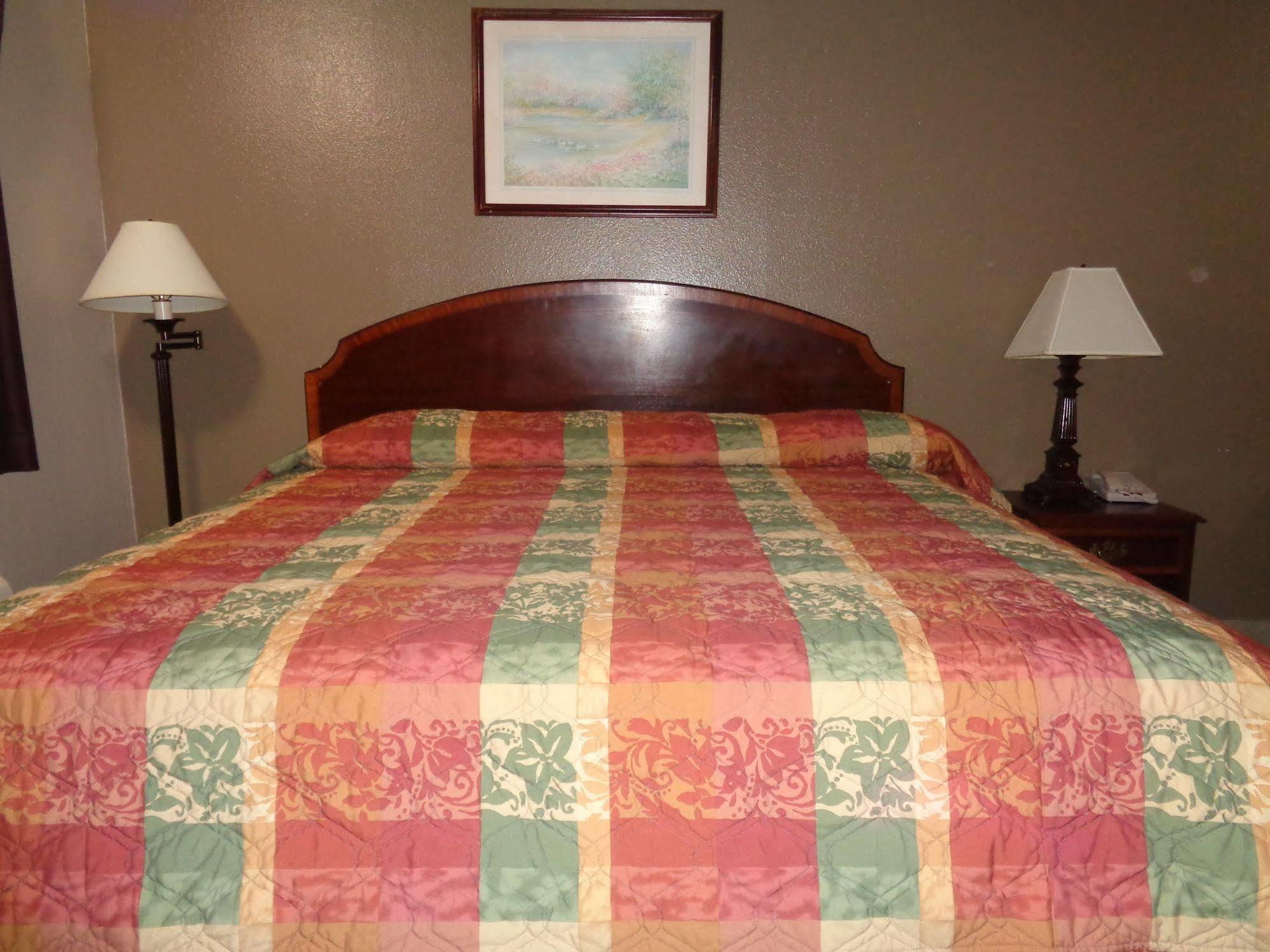 Americas Best Value Inn Woodward At 8Th St Extérieur photo
