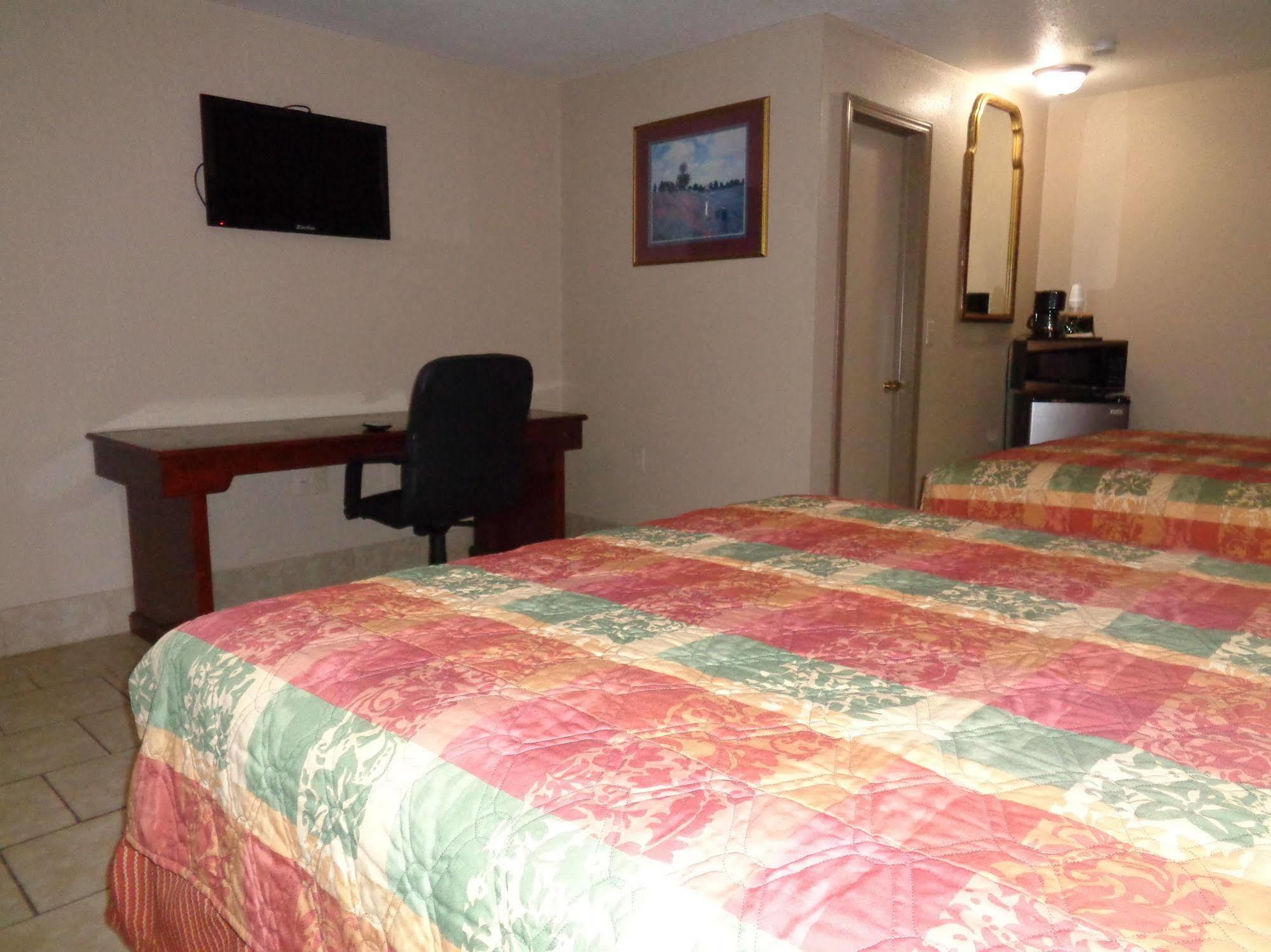 Americas Best Value Inn Woodward At 8Th St Extérieur photo